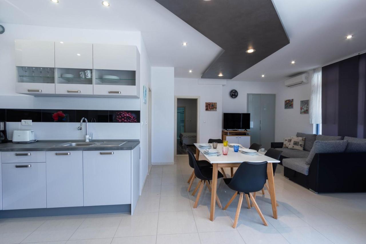 Apartman Dora Podstrana Esterno foto