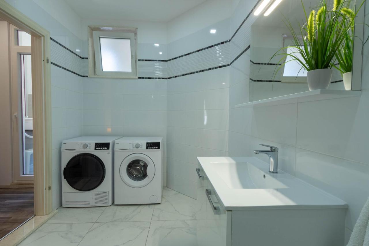 Apartman Dora Podstrana Esterno foto