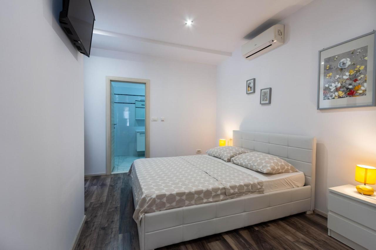 Apartman Dora Podstrana Esterno foto